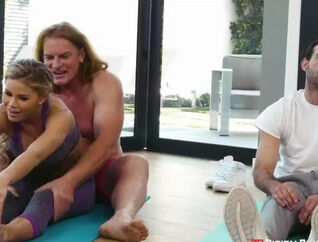 Killer Jessa Rhodes super-fucking-hot torn up after yoga